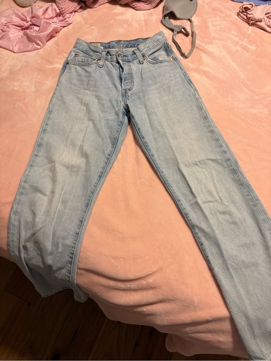 Levi's Denim - Levi's Light Wash 501 90s size 23. Mid rise